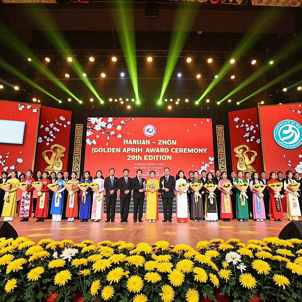 Hạng nặng UFC: 27 triều đại trong 28 năm và khoảng trống chưa ai lấp Hạng nặng UFC: 27 triều đại trong 28 năm và khoảng trống chưa ai lấp
