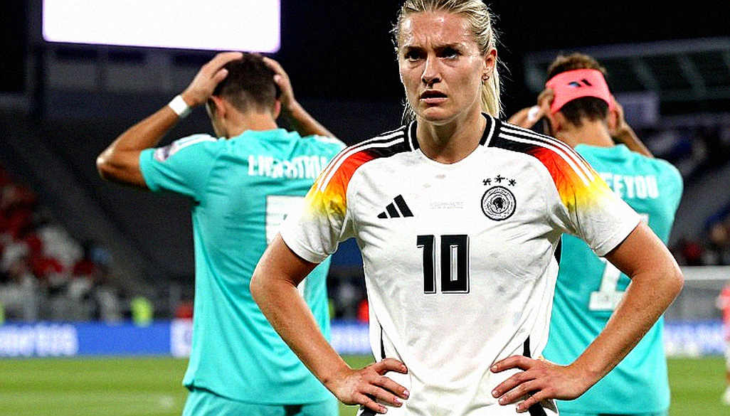 Phía sau ánh đèn World Cup 2026: Khi Deschamps và trợ lý vẽ lại trận đấu trong im lặng Phía sau ánh đèn World Cup 2026: Khi Deschamps và trợ lý vẽ lại trận đấu trong im lặng