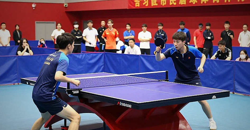 Trang Phân Tích Trắng Trơn: Kỷ Luật Của Sự Im Lặng Trong Bóng Bàn Chuyên Nghiệp