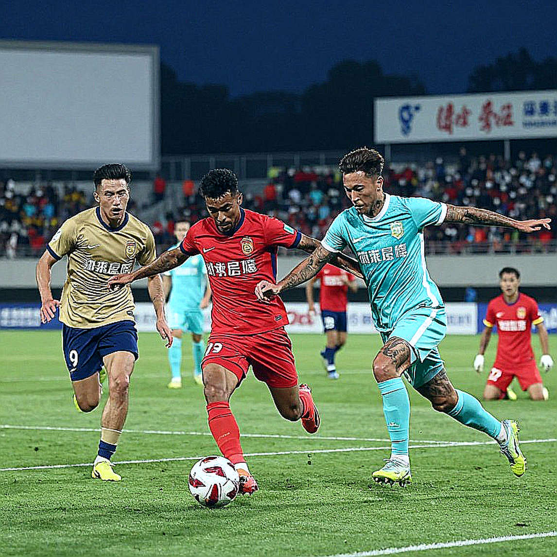 Đồng Nai FC và bài toán "số 10" trước Công An Hà Nội: Tôi thấy số 10 khóc Đồng Nai FC và bài toán "số 10" trước Công An Hà Nội: Tôi thấy số 10 khóc