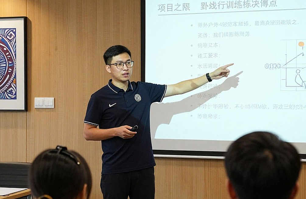 Nỗi đau Thái Lan và canh bạc người gác đền: Bên trong phòng họp báo của HLV Kim Sang Sik