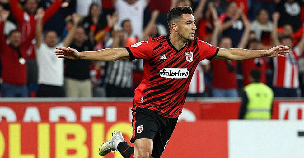 Cú đánh sau lưng của Bernardo Silva: Lằn ranh giữa quản lý cuối trận và bạo lực không bóng Cú đánh sau lưng của Bernardo Silva: Lằn ranh giữa quản lý cuối trận và bạo lực không bóng